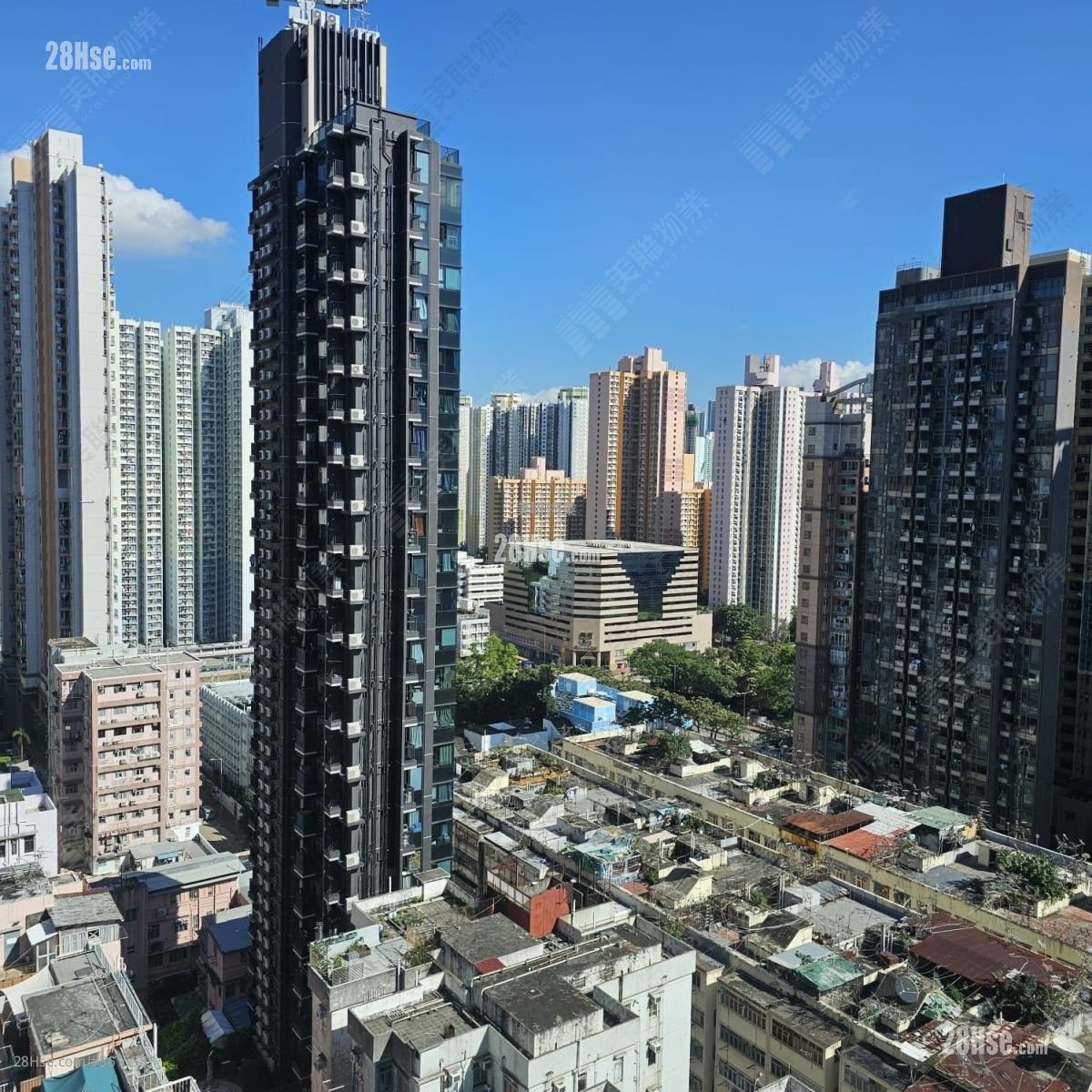 One New York Sell 1 Bedroom , 1 Bathroom 241 ft²