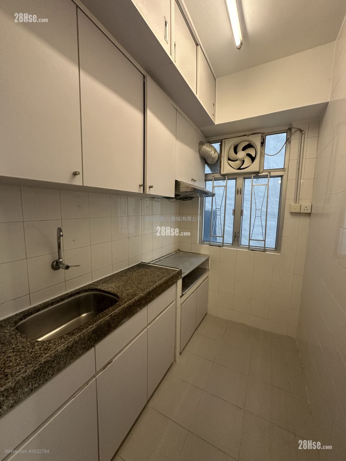 唐楼 租盘 3 房 , 1 浴室 443 平方尺