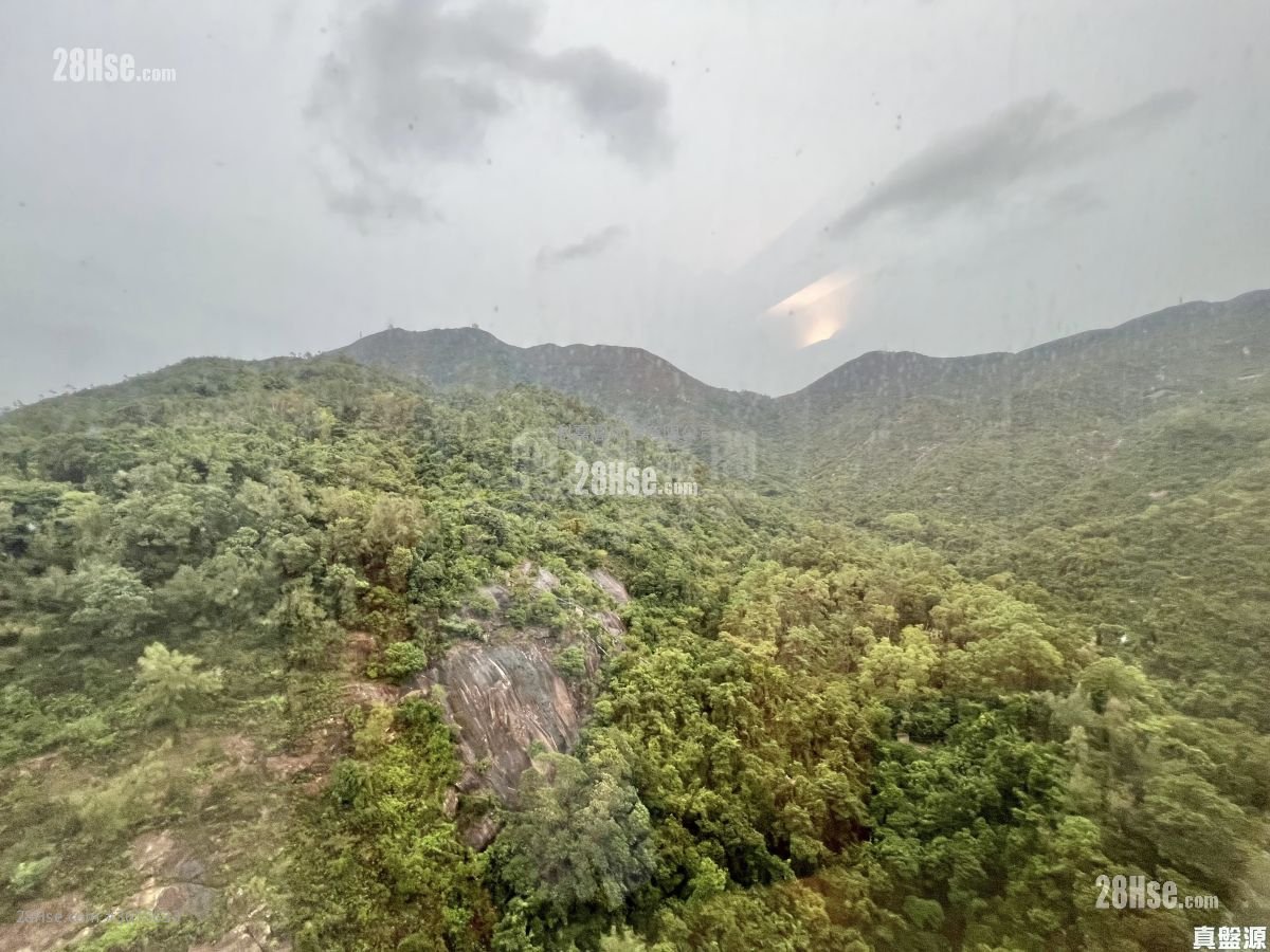 Kornhill Sell 3 Bedrooms , 1 Bathroom 594 ft² Kornhill Sell 3 Bedrooms , 1 Bathroom 594 ft²