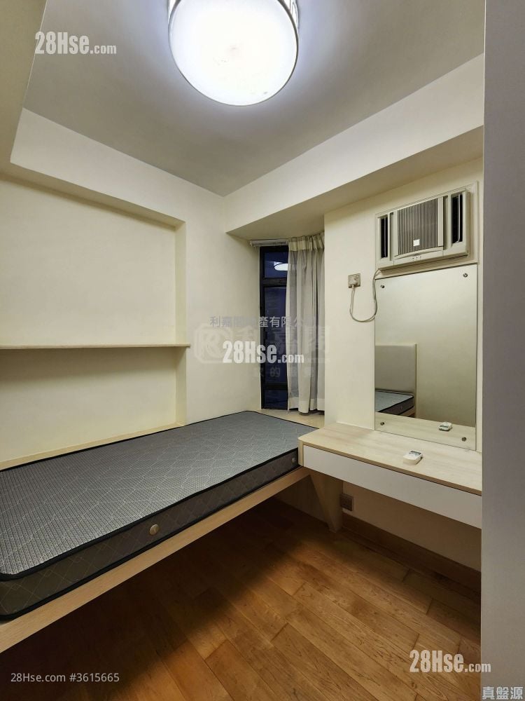 Kornhill Sell 3 Bedrooms , 1 Bathroom 616 ft² Kornhill Sell 3 Bedrooms , 1 Bathroom 616 ft²