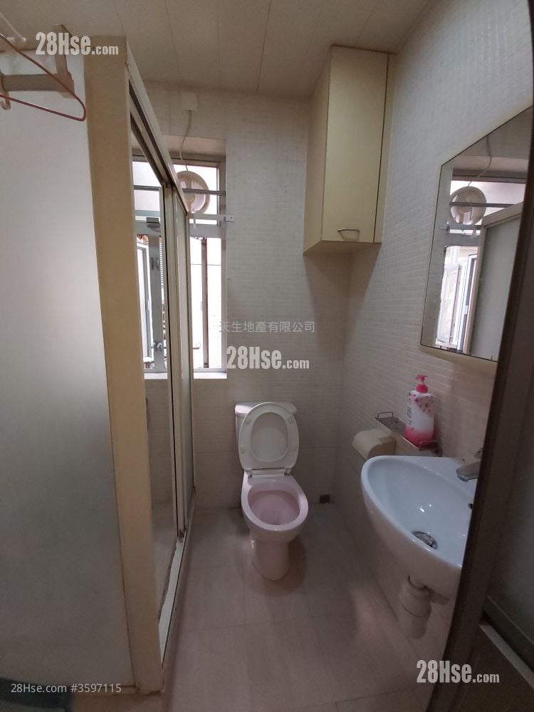 Ming Sun Building Rental 2 Bedrooms , 1 Bathroom 720 ft²