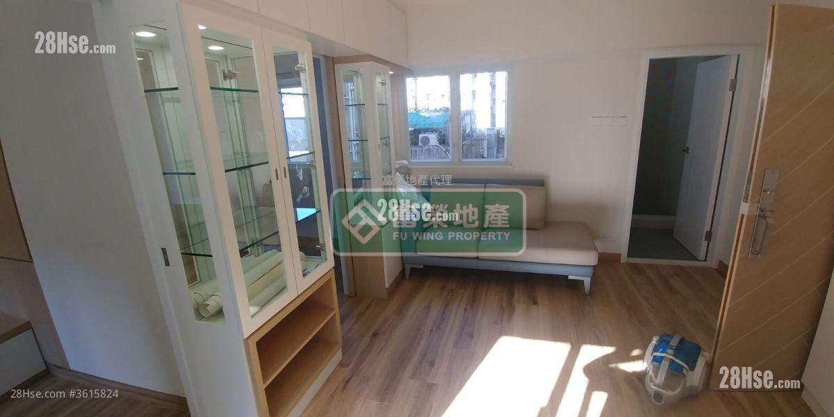 Hing Yip Building  Sell 2 Bedrooms , 1 Bathroom 427 ft² Hing Yip Building  Sell 2 Bedrooms , 1 Bathroom 427 ft²