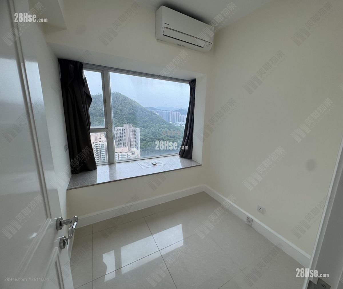 城中駅 售盤 3 房 , 1 浴室 594 平方呎 城中駅 售盤 3 房 , 1 浴室 594 平方呎