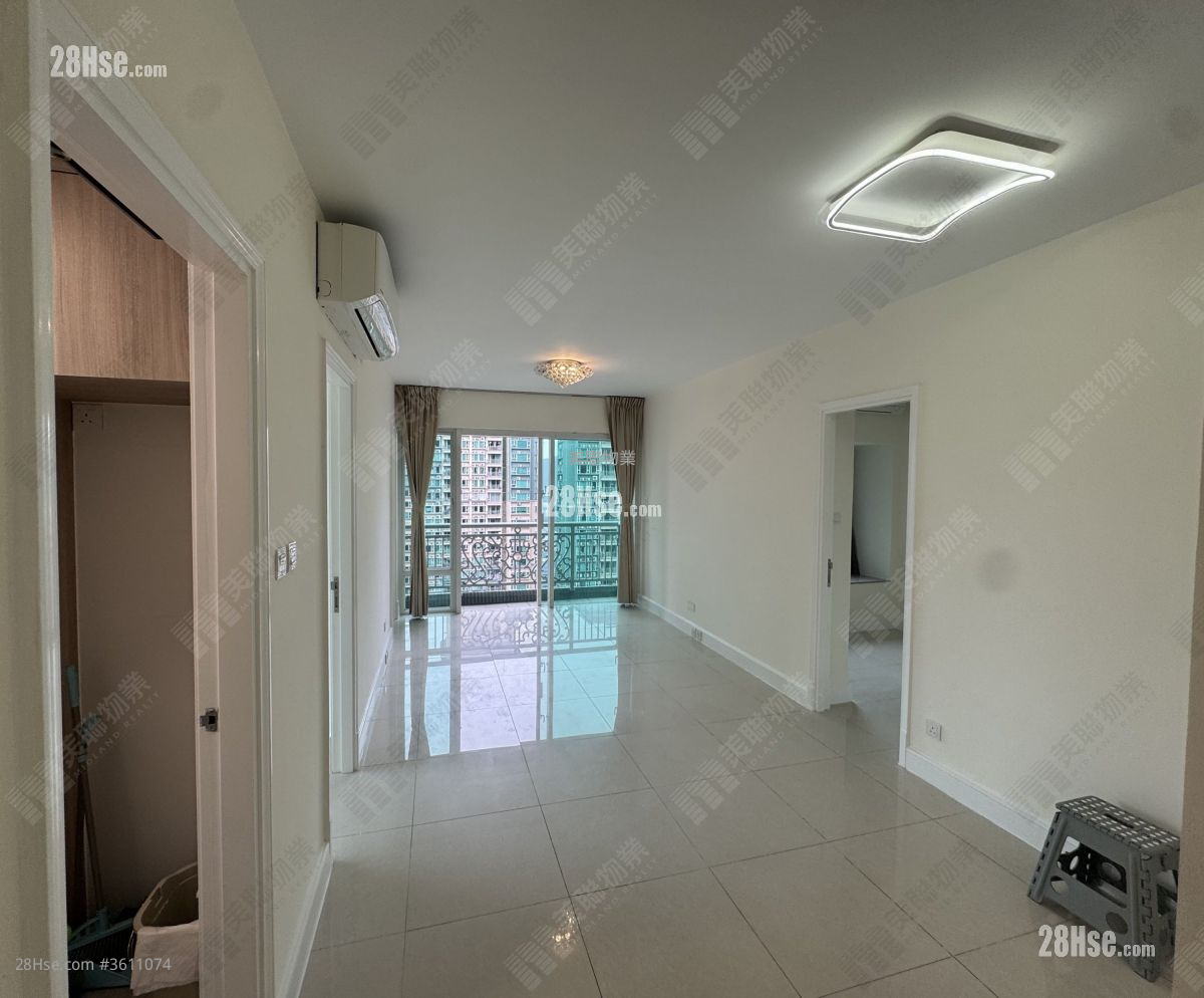 城中駅 售盤 3 房 , 1 浴室 594 平方呎 城中駅 售盤 3 房 , 1 浴室 594 平方呎