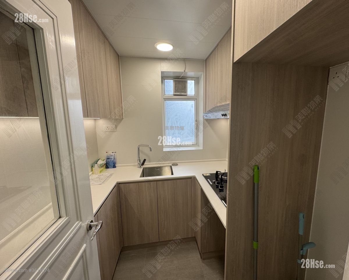 城中駅 售盤 3 房 , 1 浴室 594 平方呎 城中駅 售盤 3 房 , 1 浴室 594 平方呎