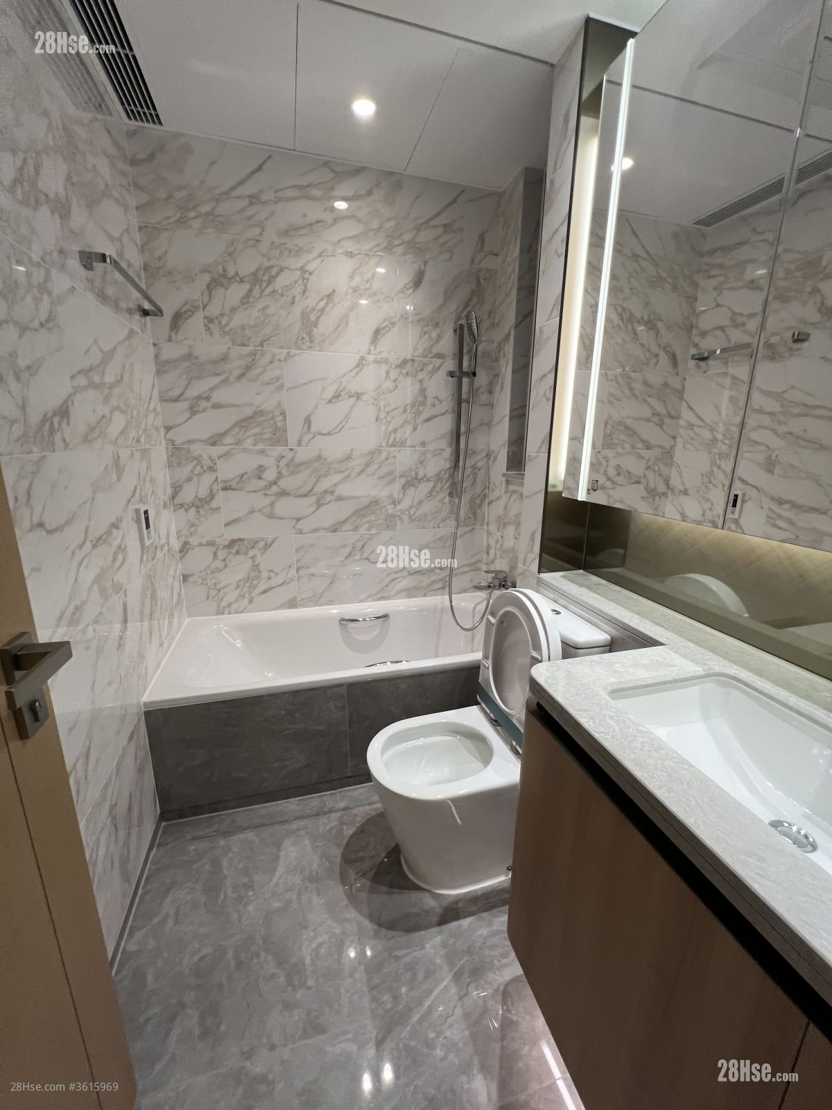 Grand Mayfair  Rental 513 ft² Grand Mayfair  Rental 513 ft²