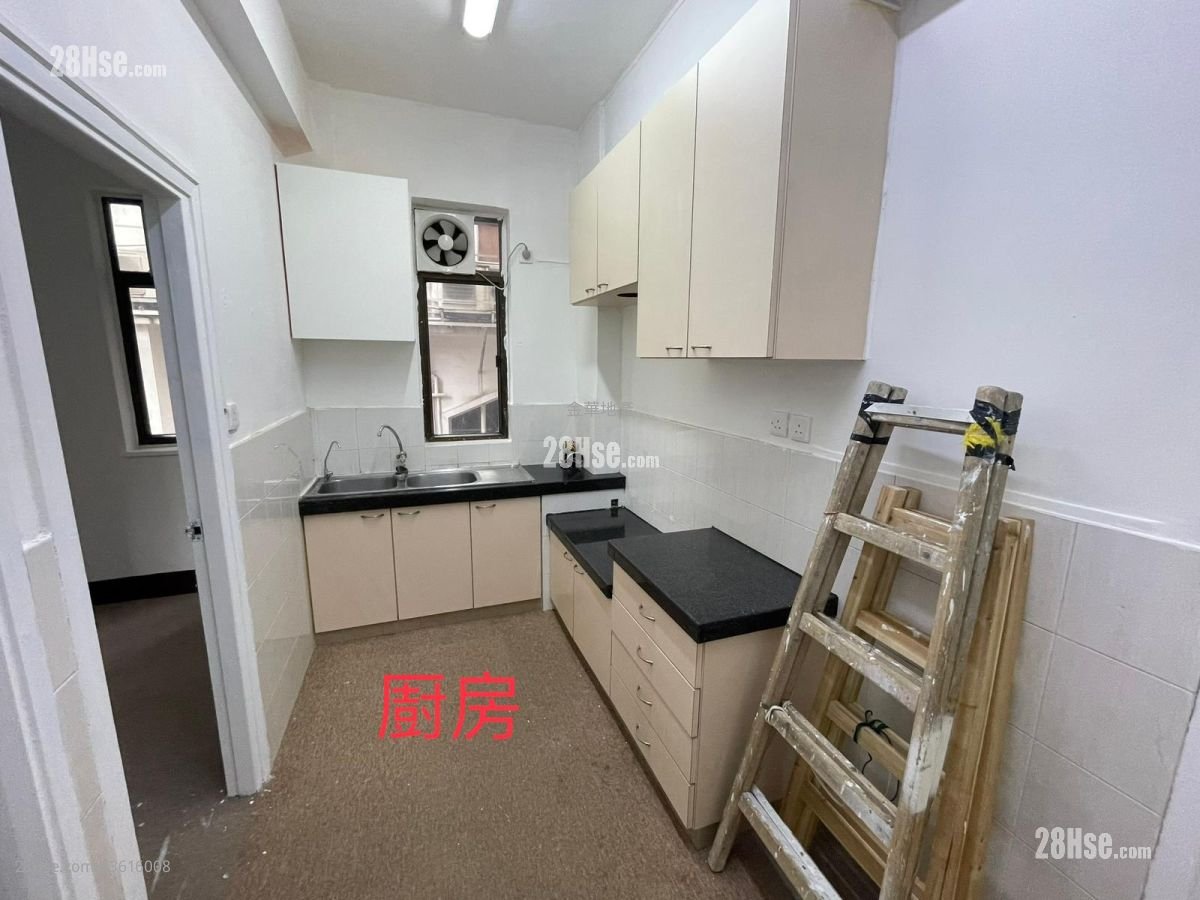 金馬倫道29號 售盤 5+ 房 , 2 浴室 1,063 平方呎 金馬倫道29號 售盤 5+ 房 , 2 浴室 1,063 平方呎