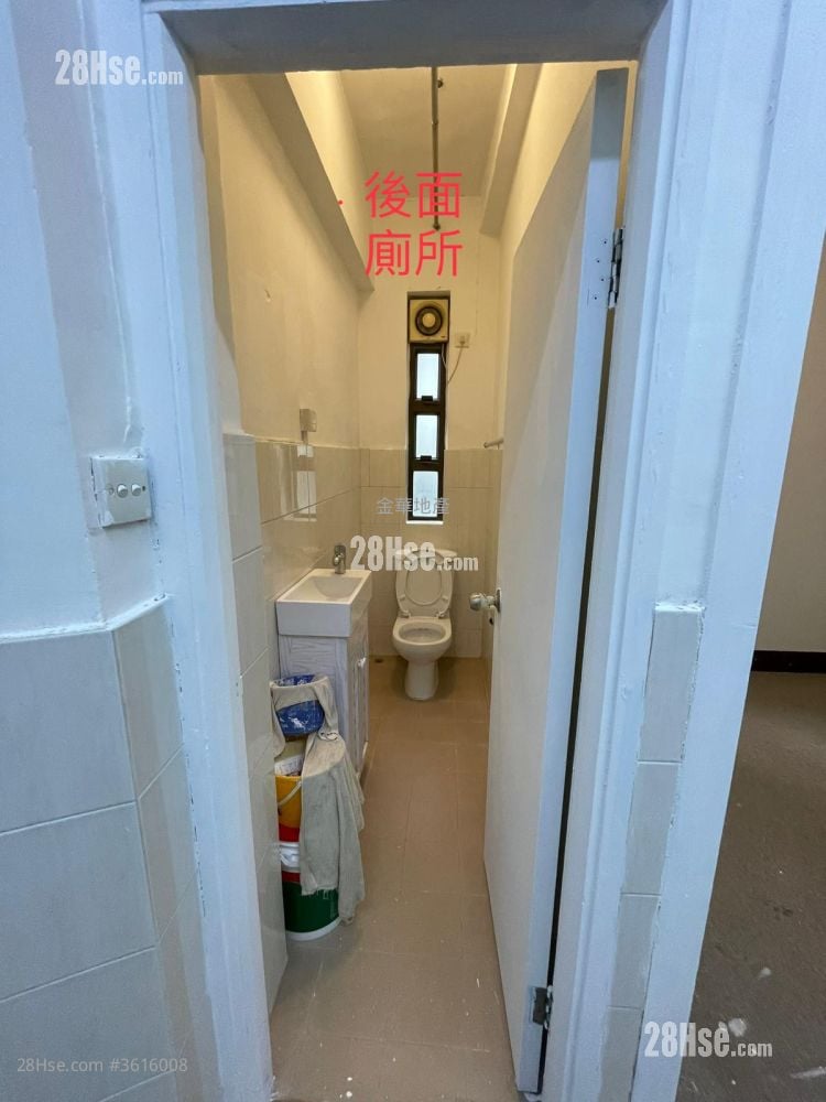 金馬倫道29號 售盤 5+ 房 , 2 浴室 1,063 平方呎 金馬倫道29號 售盤 5+ 房 , 2 浴室 1,063 平方呎