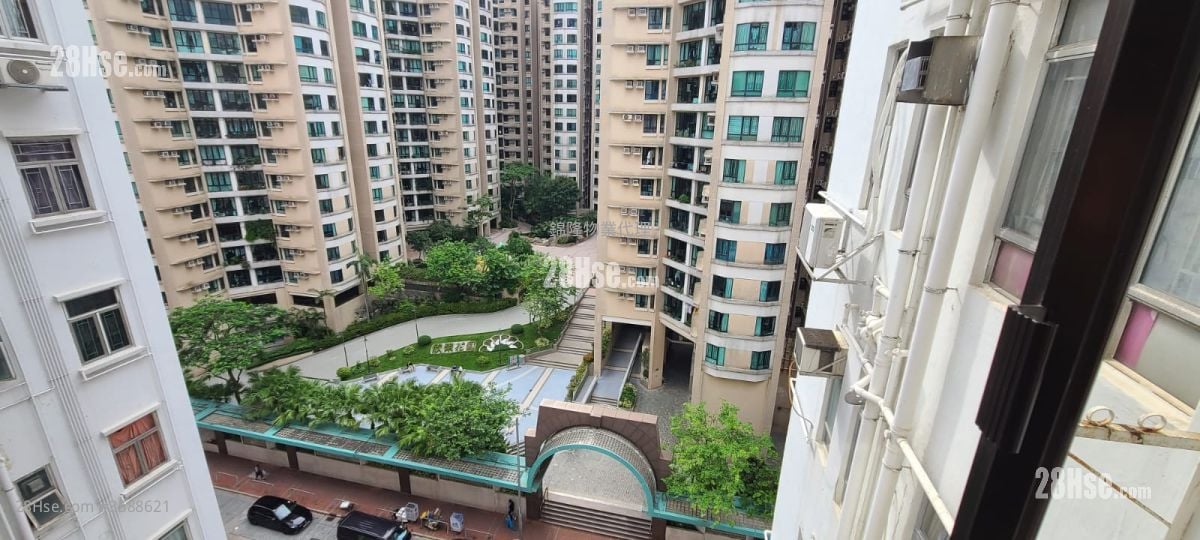 Pau Chung Building Sell 2 Bedrooms , 2 Bathrooms 356 ft²