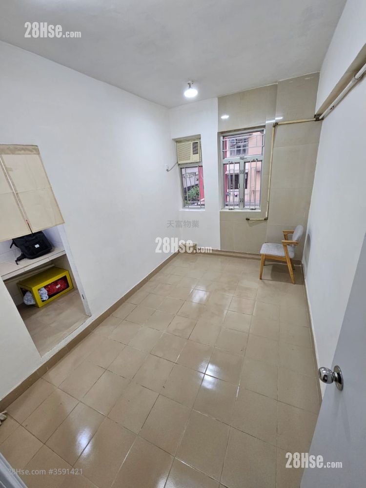 保基大廈 租盤 開放式間隔 , 1 浴室 130 平方呎