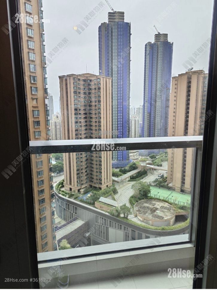 The Yoho Hub Sell 3 Bedrooms , 1 Bathroom 530 ft² The Yoho Hub Sell 3 Bedrooms , 1 Bathroom 530 ft²