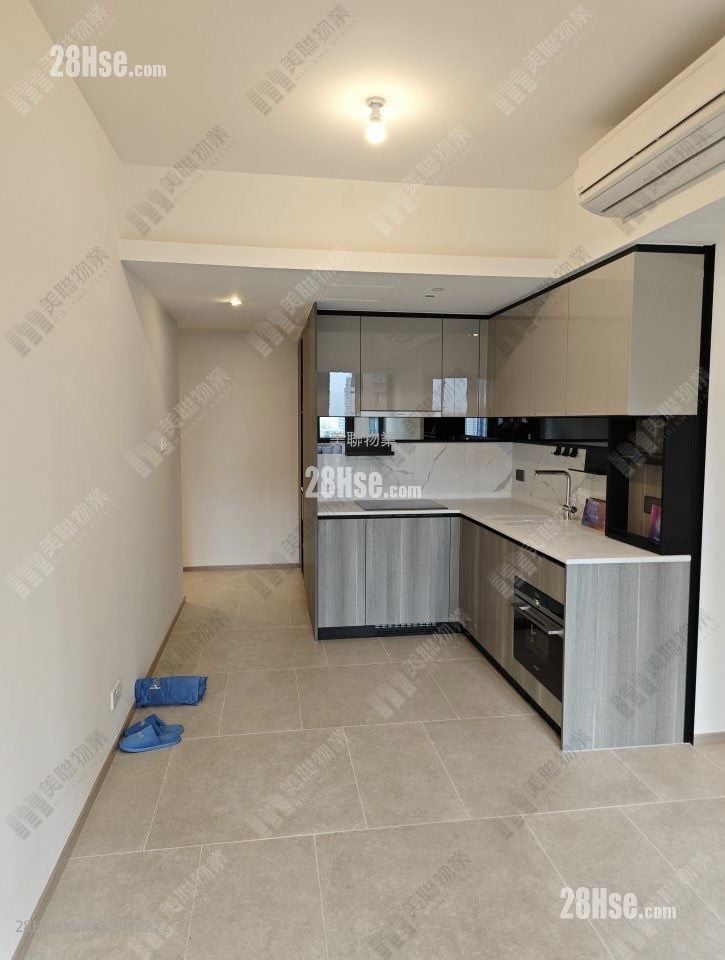 The Yoho Hub Sell 3 Bedrooms , 1 Bathroom 530 ft² The Yoho Hub Sell 3 Bedrooms , 1 Bathroom 530 ft²