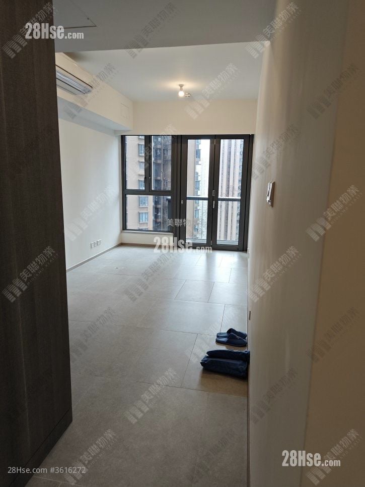 The Yoho Hub Sell 3 Bedrooms , 1 Bathroom 530 ft² The Yoho Hub Sell 3 Bedrooms , 1 Bathroom 530 ft²