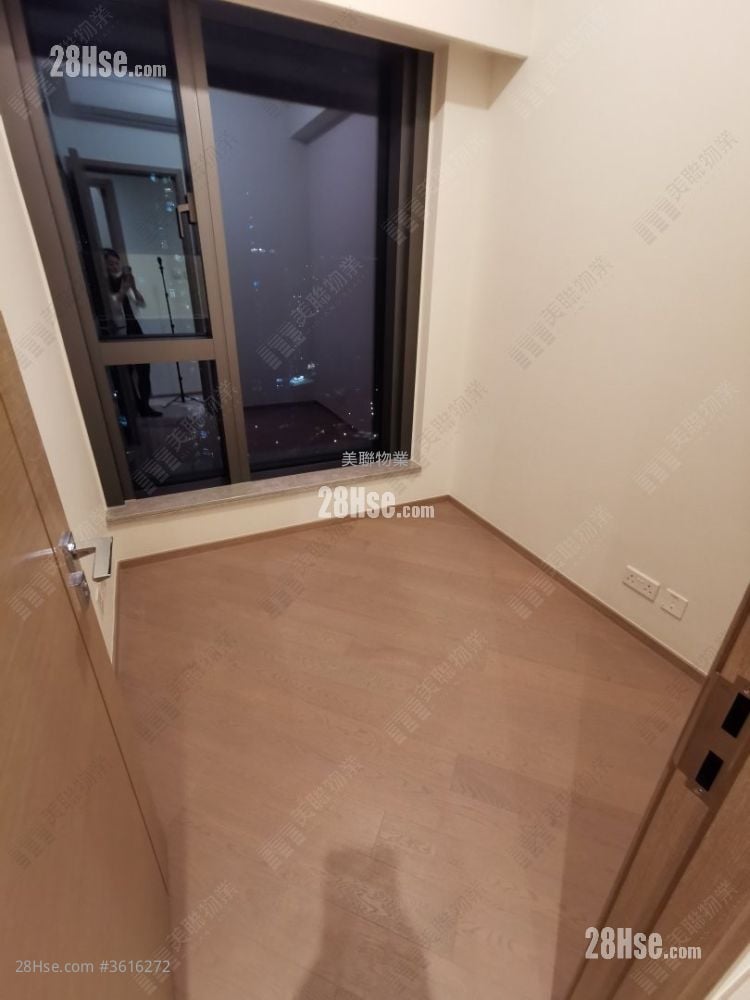 The Yoho Hub Sell 3 Bedrooms , 1 Bathroom 530 ft² The Yoho Hub Sell 3 Bedrooms , 1 Bathroom 530 ft²