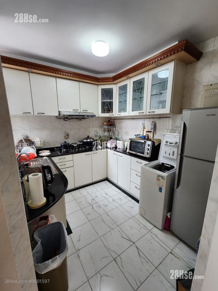 Park Vale Sell 3 Bedrooms , 1 Bathroom 692 ft²