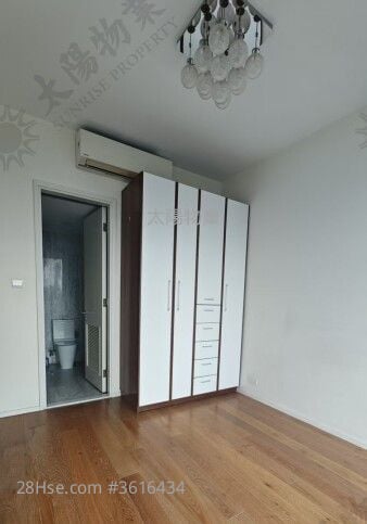 Homantin Hillside Rental 3 Bedrooms 826 ft² Homantin Hillside Rental 3 Bedrooms 826 ft²