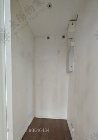 Homantin Hillside Rental 3 Bedrooms 826 ft² Homantin Hillside Rental 3 Bedrooms 826 ft²