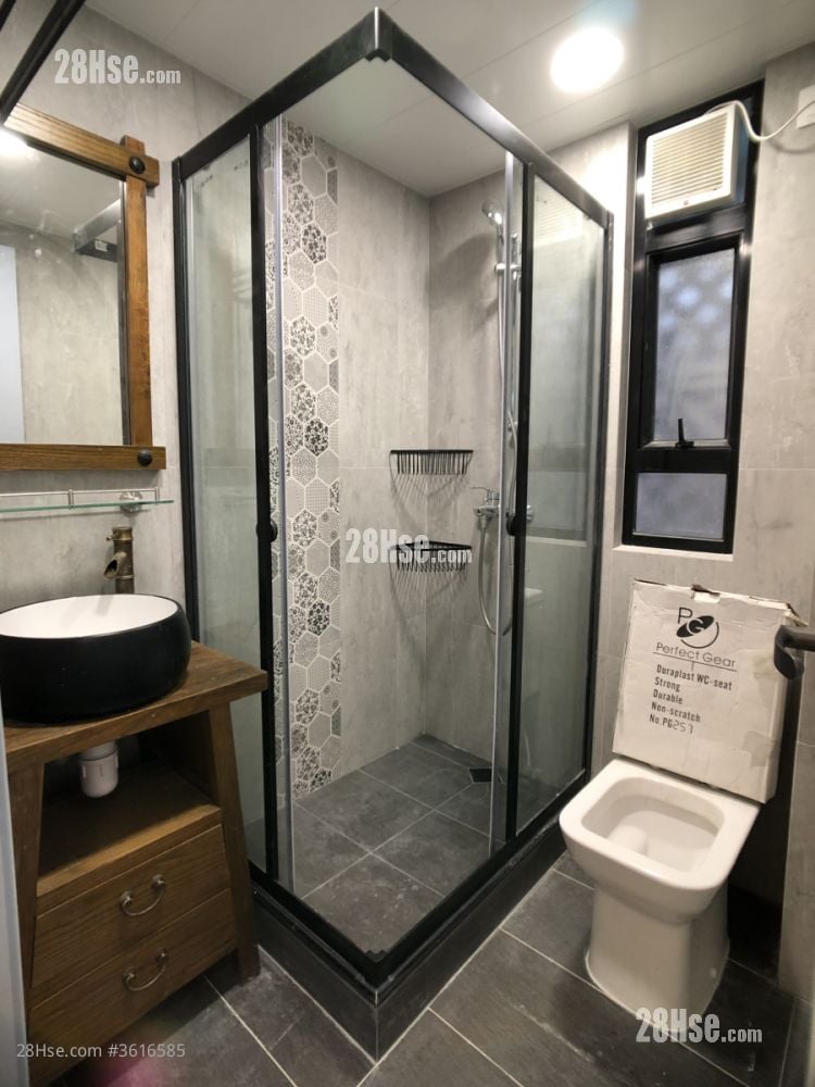 Tak On Building Rental 3 Bedrooms , 1 Bathroom 400 ft² Tak On Building Rental 3 Bedrooms , 1 Bathroom 400 ft²