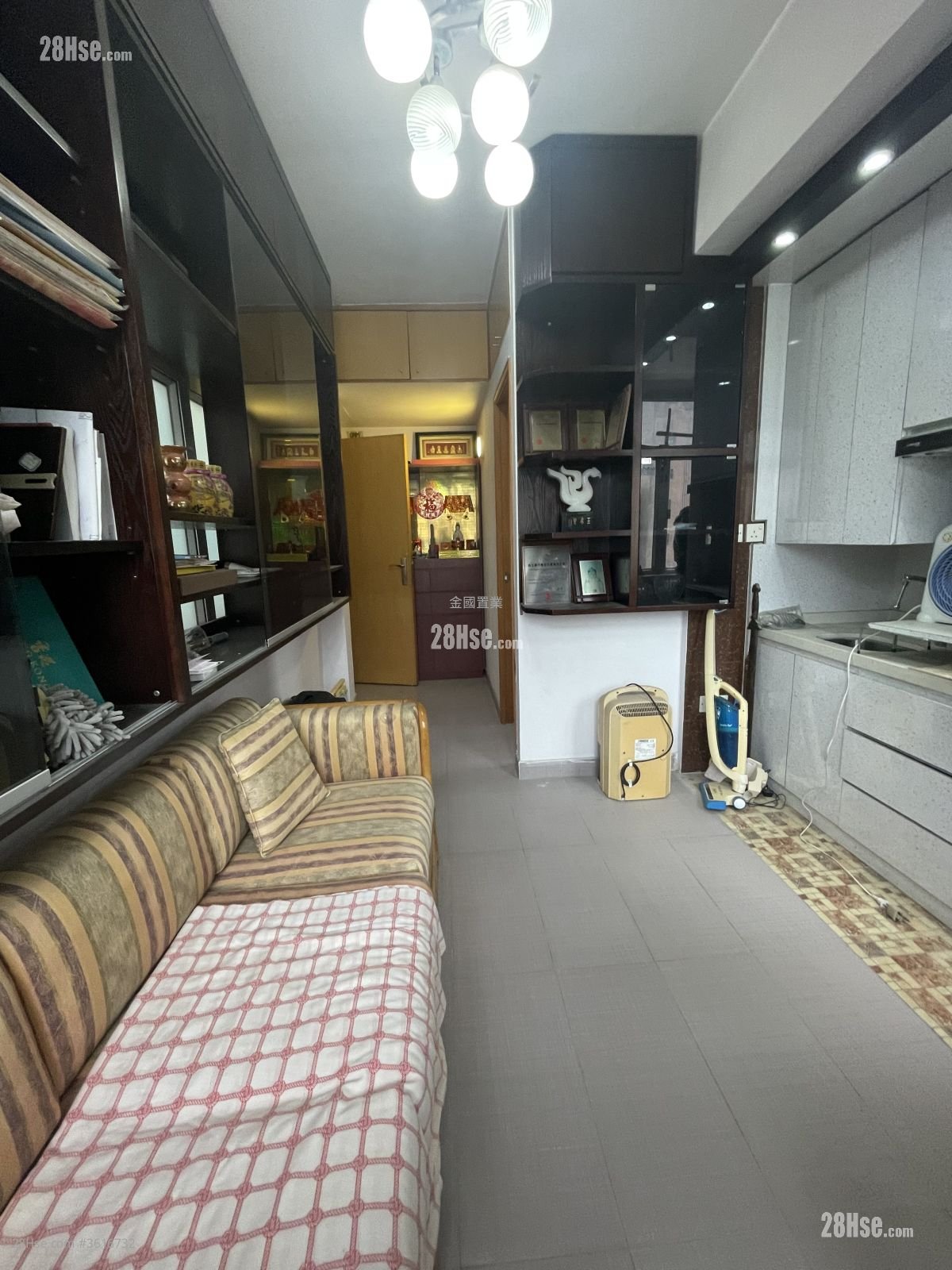 Ealing Court Sell 252 ft²