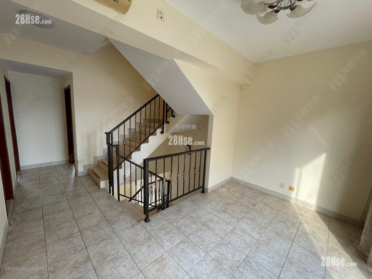 The Beverly Hills Rental 5+ Bedrooms , 4 Bathrooms 1,902 ft² The Beverly Hills Rental 5+ Bedrooms , 4 Bathrooms 1,902 ft²