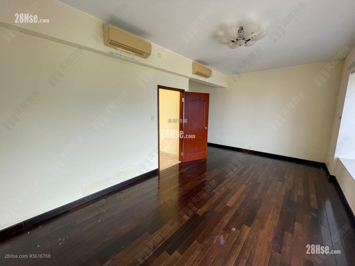 The Beverly Hills Rental 5+ Bedrooms , 4 Bathrooms 1,902 ft² The Beverly Hills Rental 5+ Bedrooms , 4 Bathrooms 1,902 ft²
