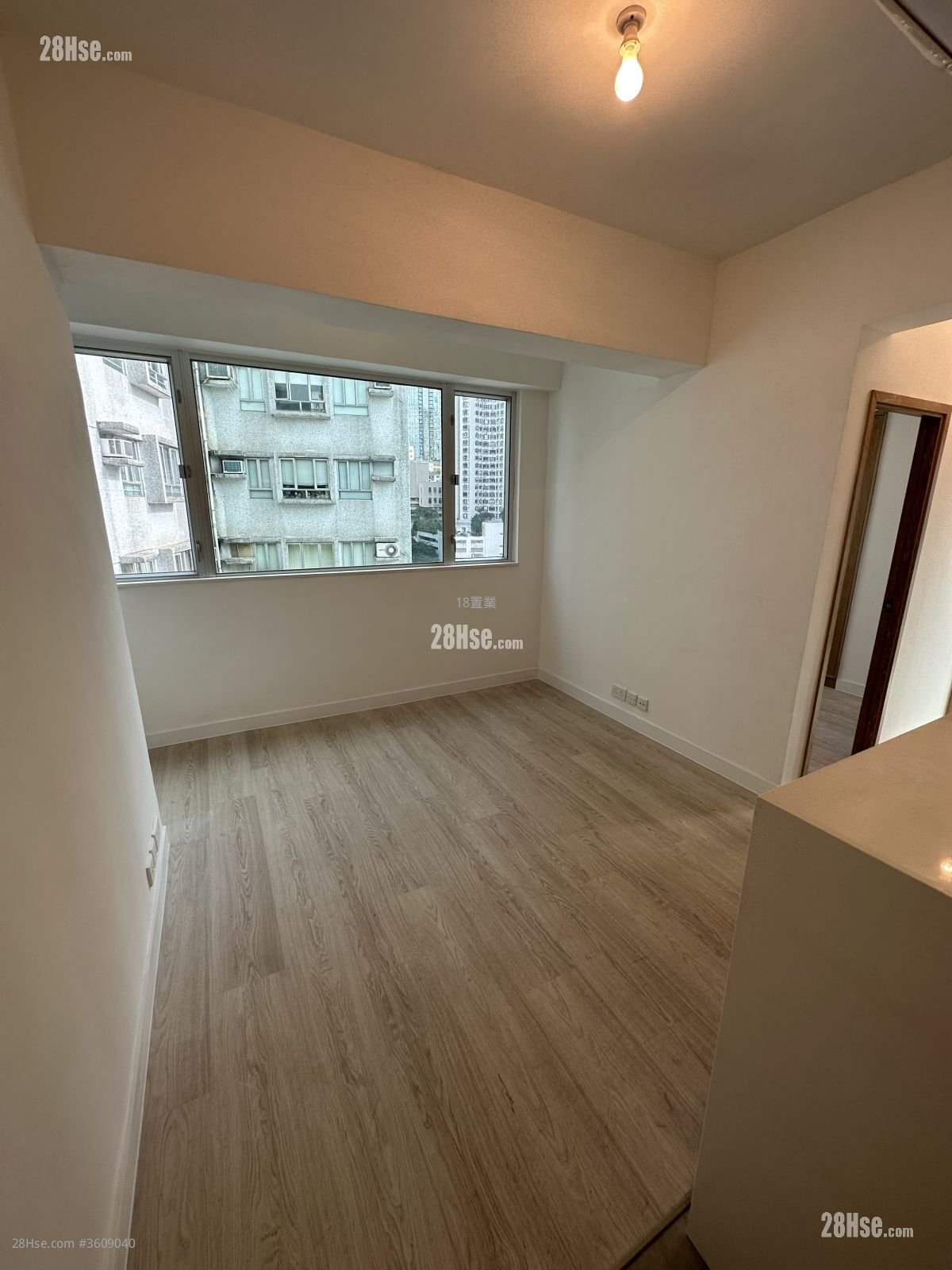 Ming Sun Building Rental 3 Bedrooms , 2 Bathrooms 835 ft²