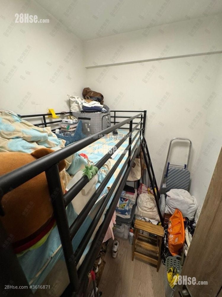 Centra Horizon Sell Studio 404 ft² Centra Horizon Sell Studio 404 ft²