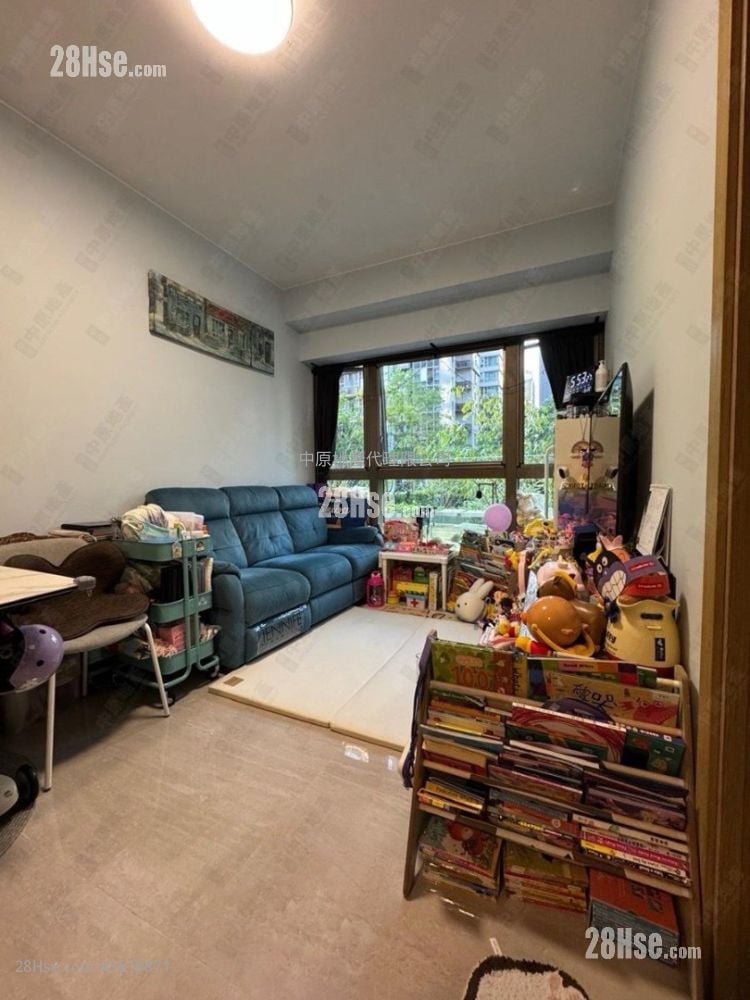 Centra Horizon Sell Studio 404 ft² Centra Horizon Sell Studio 404 ft²