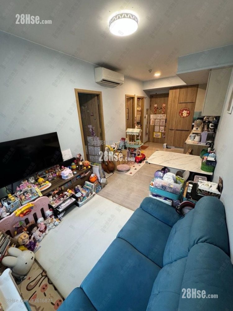 Centra Horizon Sell Studio 404 ft² Centra Horizon Sell Studio 404 ft²