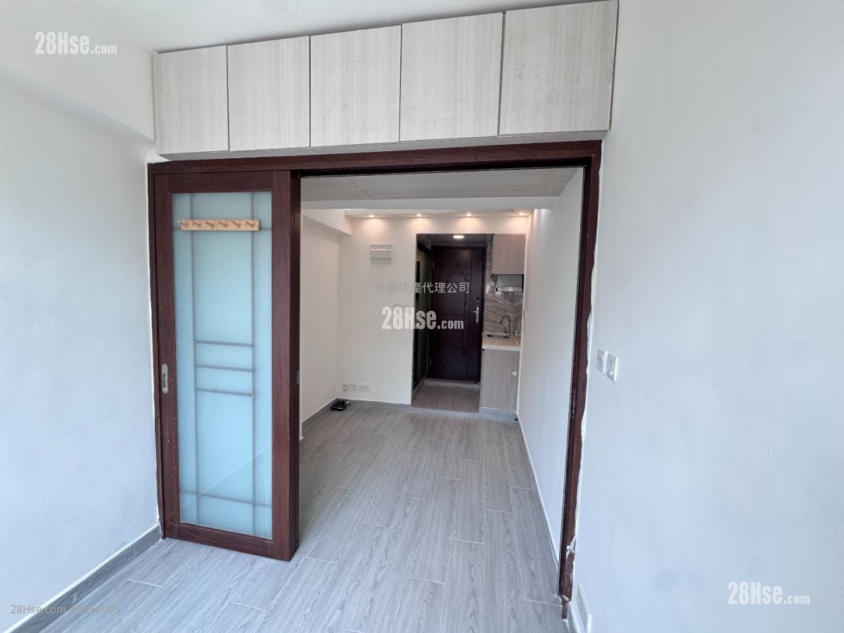 Pak Far Building Rental 1 Bedroom , 1 Bathroom 160 ft²