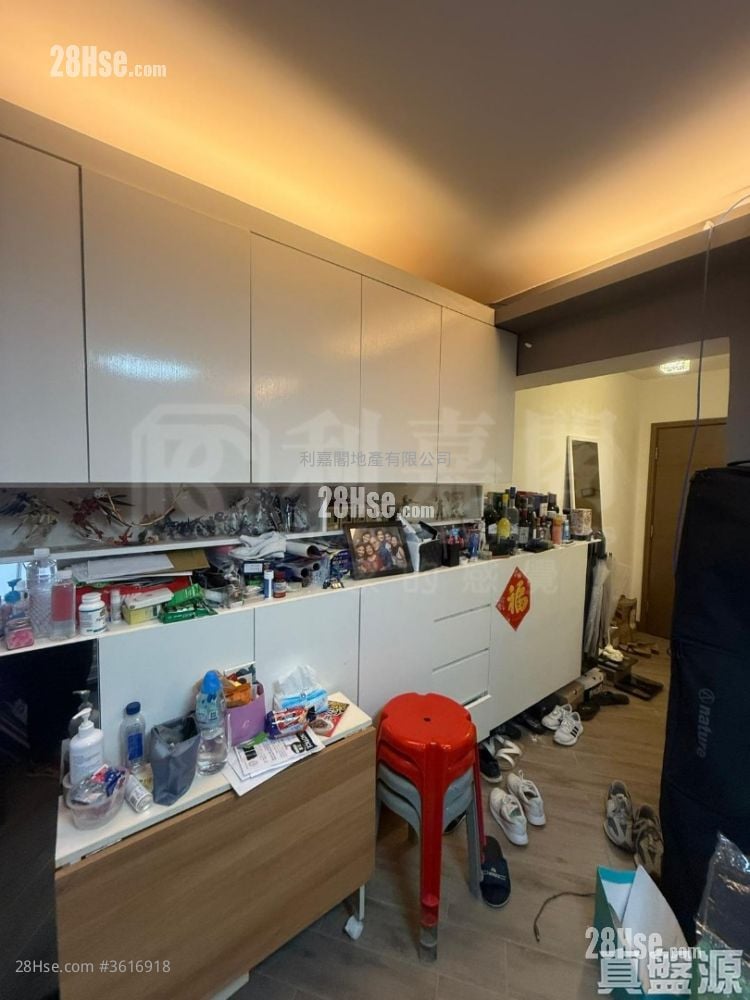 On Ning Garden Sell 3 Bedrooms 583 ft²