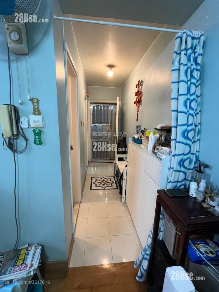 Tsz Oi Court Sell 3 Bedrooms , 1 Bathroom 554 ft² Tsz Oi Court Sell 3 Bedrooms , 1 Bathroom 554 ft²