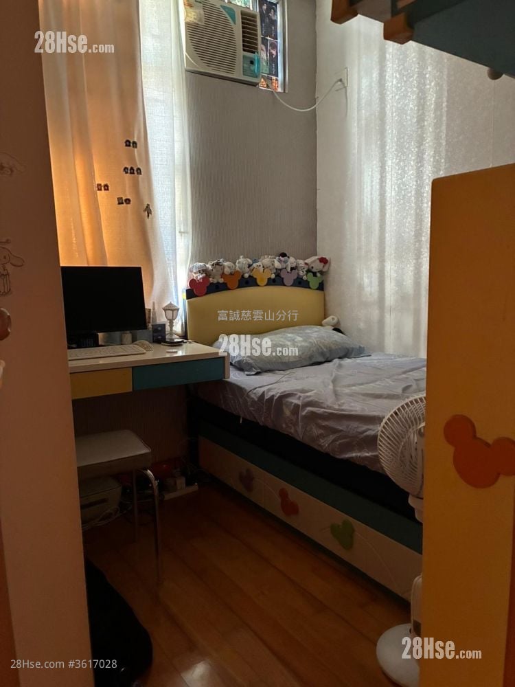 Tsz Oi Court Sell 3 Bedrooms , 2 Bathrooms 650 ft² Tsz Oi Court Sell 3 Bedrooms , 2 Bathrooms 650 ft²