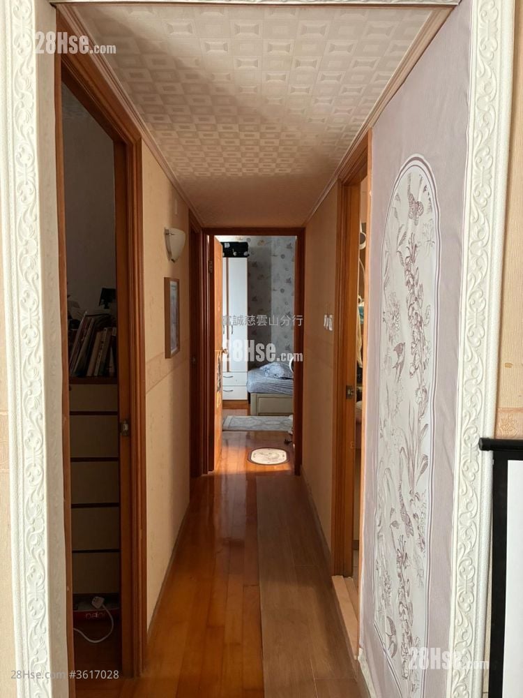 Tsz Oi Court Sell 3 Bedrooms , 2 Bathrooms 650 ft² Tsz Oi Court Sell 3 Bedrooms , 2 Bathrooms 650 ft²
