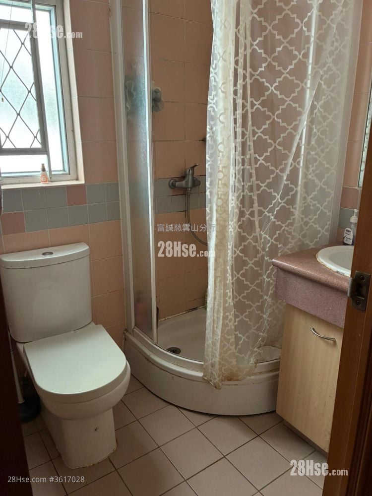Tsz Oi Court Sell 3 Bedrooms , 2 Bathrooms 650 ft² Tsz Oi Court Sell 3 Bedrooms , 2 Bathrooms 650 ft²