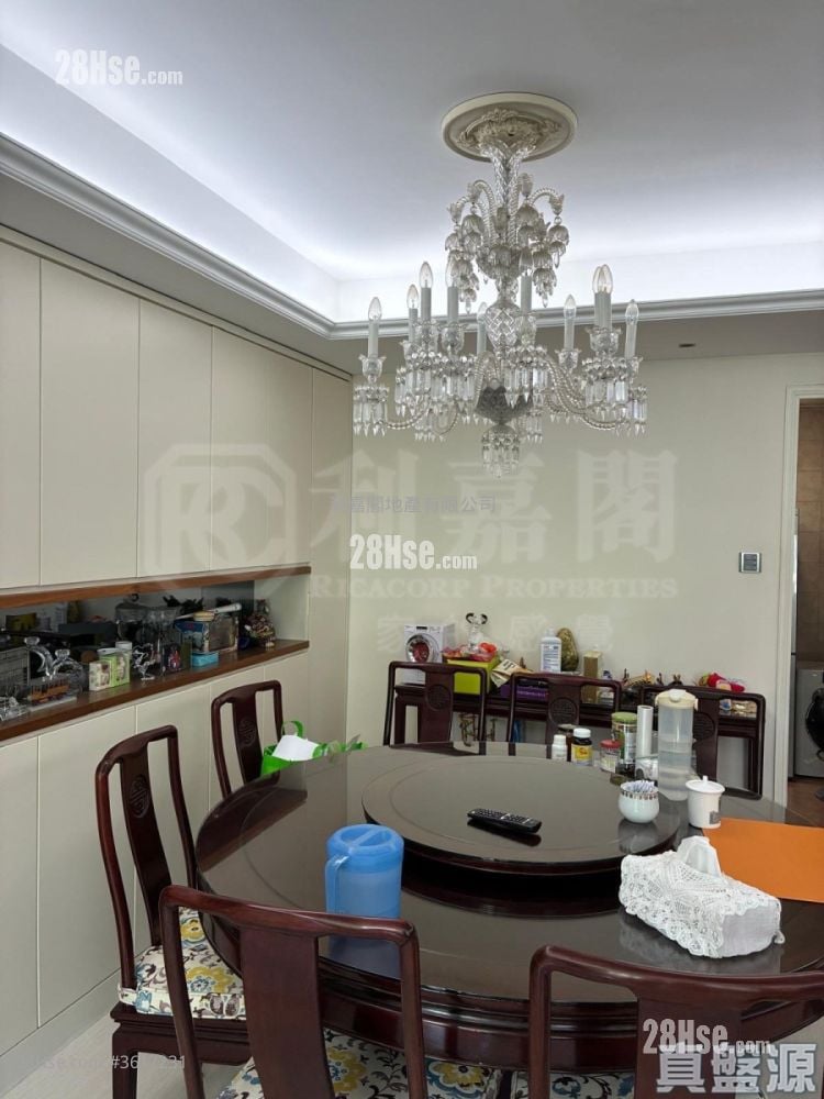 Forest Hill Sell 3 Bedrooms 1,551 ft² Forest Hill Sell 3 Bedrooms 1,551 ft²