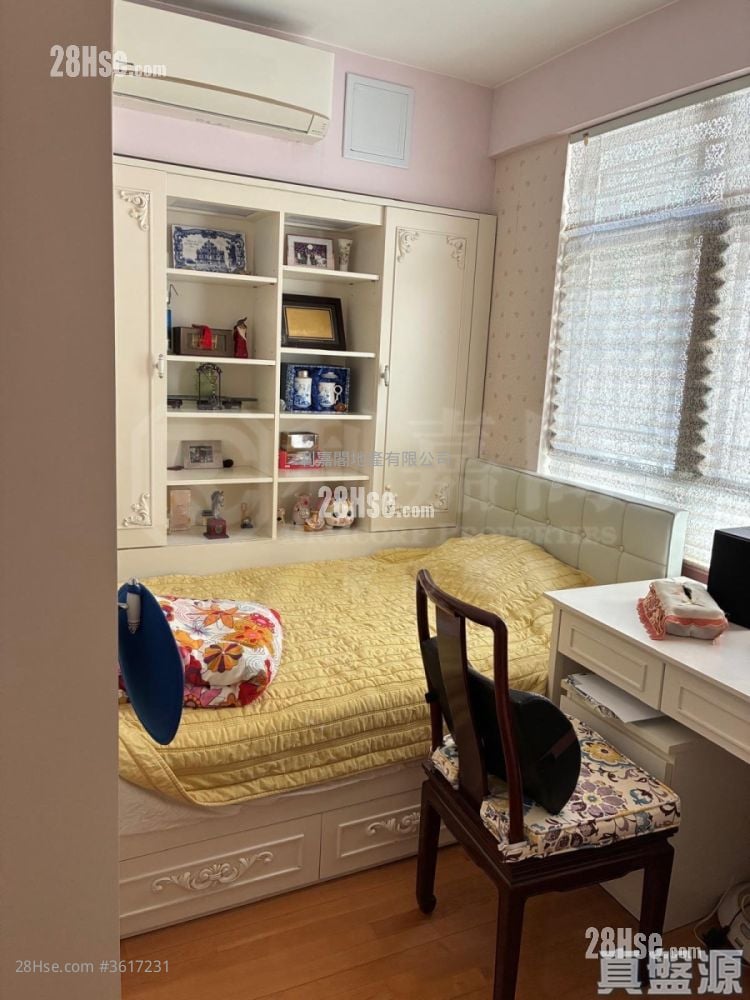 Forest Hill Sell 3 Bedrooms 1,551 ft² Forest Hill Sell 3 Bedrooms 1,551 ft²