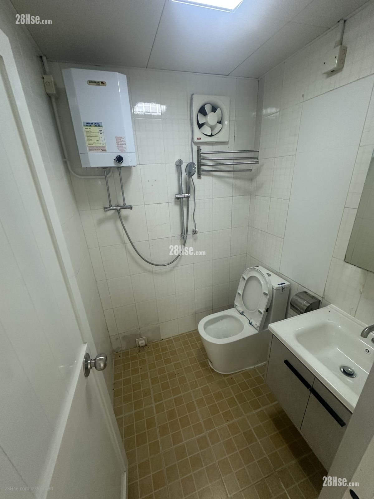 Village Rental 2 Bedrooms , 1 Bathroom 700 ft² Village Rental 2 Bedrooms , 1 Bathroom 700 ft²