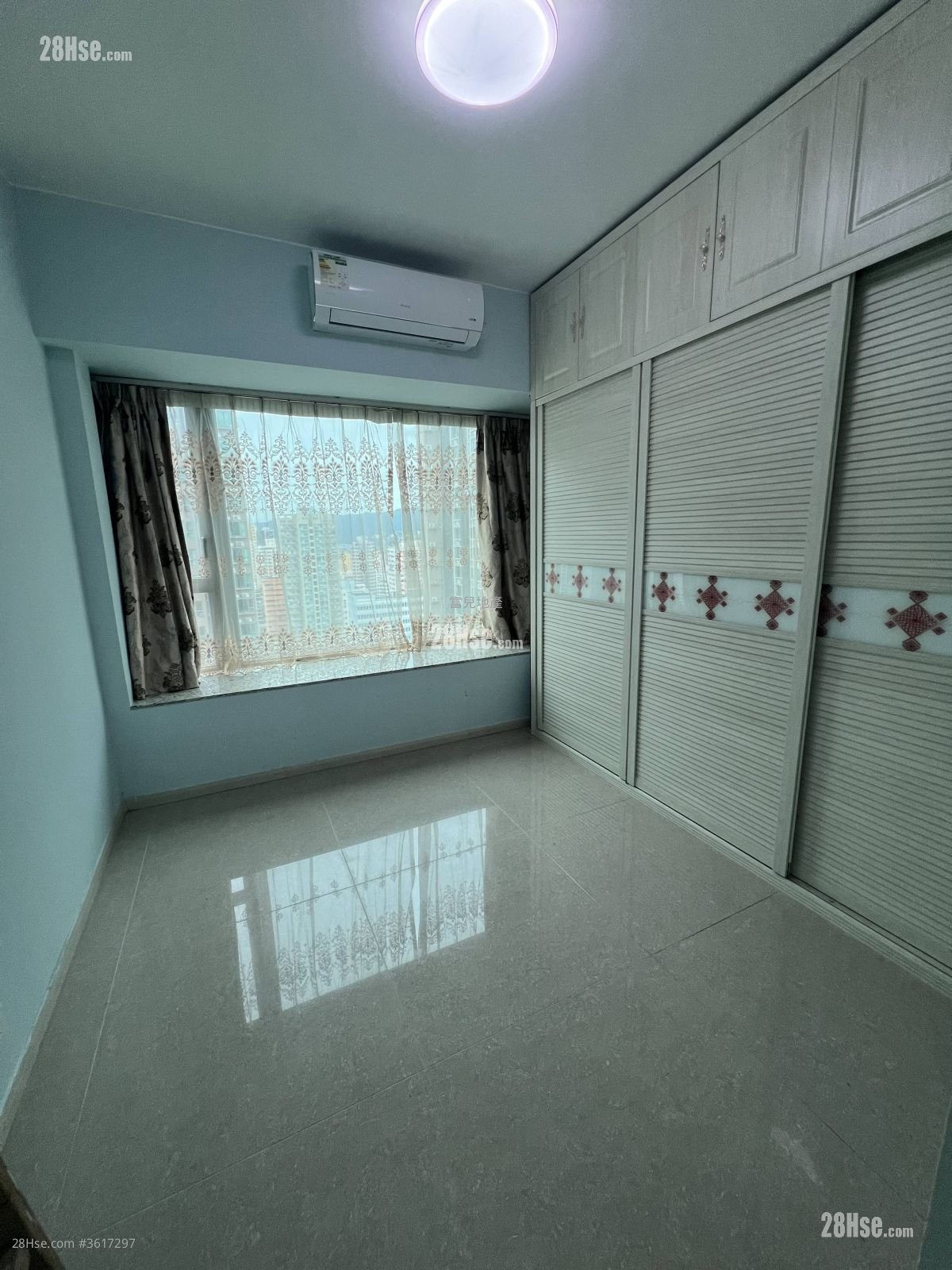 世宙 租盤 3 房 , 2 浴室 643 平方呎 世宙 租盤 3 房 , 2 浴室 643 平方呎