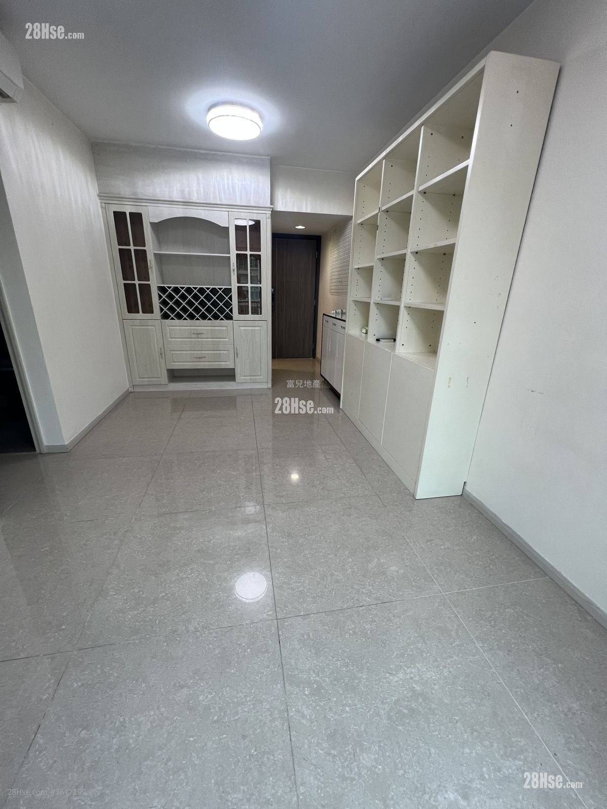 世宙 租盤 3 房 , 2 浴室 643 平方呎 世宙 租盤 3 房 , 2 浴室 643 平方呎