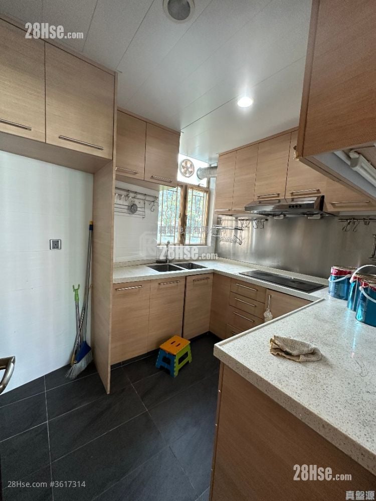 新峰花园 售盘 3 房 933 平方尺 新峰花园 售盘 3 房 933 平方尺