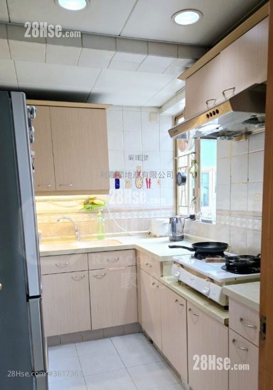 新峰花园 售盘 3 房 816 平方尺 新峰花园 售盘 3 房 816 平方尺