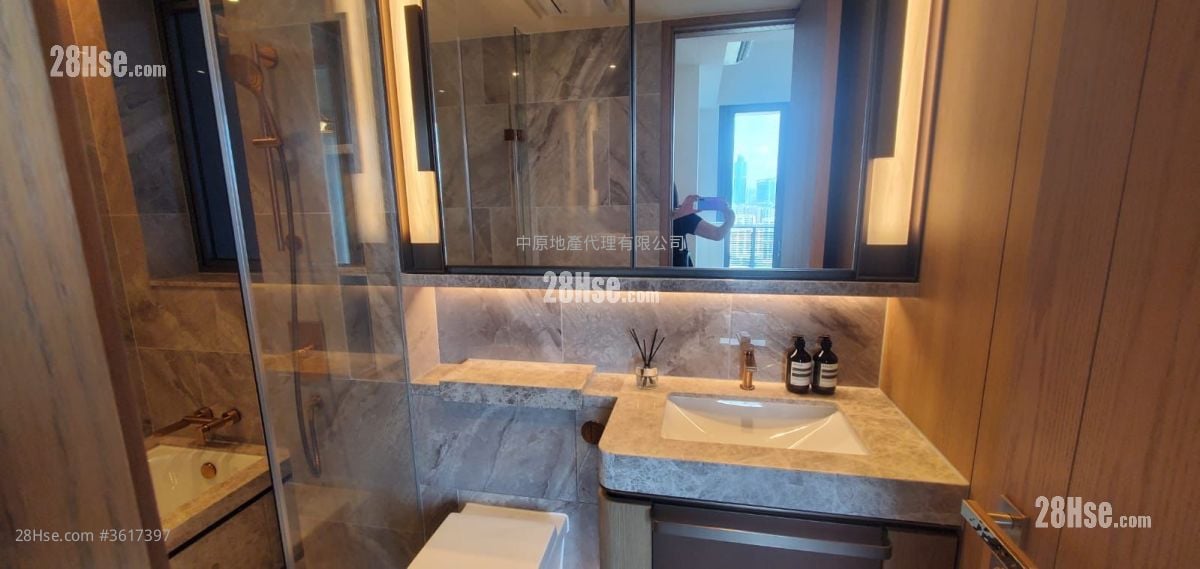 In One Sell 3 Bedrooms , 3 Bathrooms 940 ft² In One Sell 3 Bedrooms , 3 Bathrooms 940 ft²