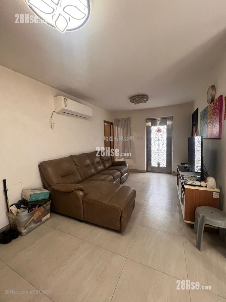 Village Sell 3 Bedrooms , 1 Bathroom 2,100 ft²