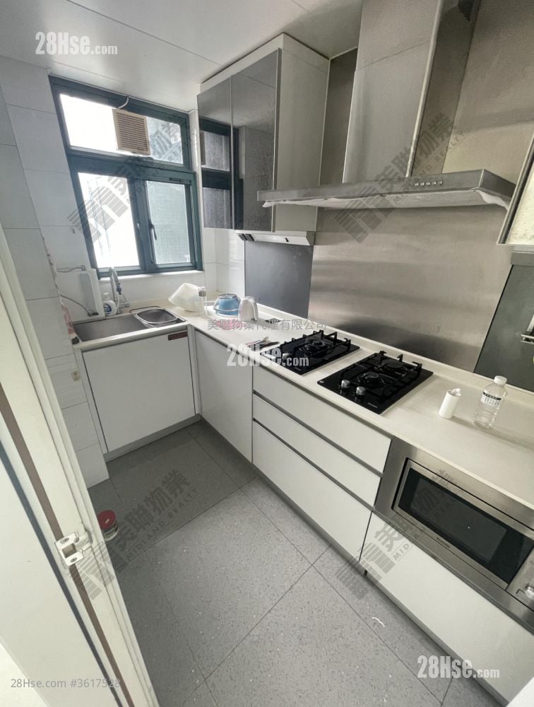 The Rise Sell 3 Bedrooms 749 ft² The Rise Sell 3 Bedrooms 749 ft²