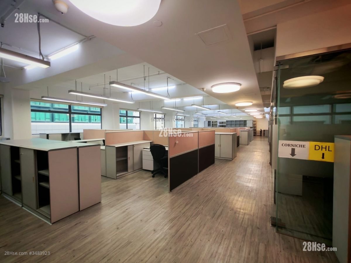 Texwood Plaza Rental 5+ Bedrooms 4,130 ft²