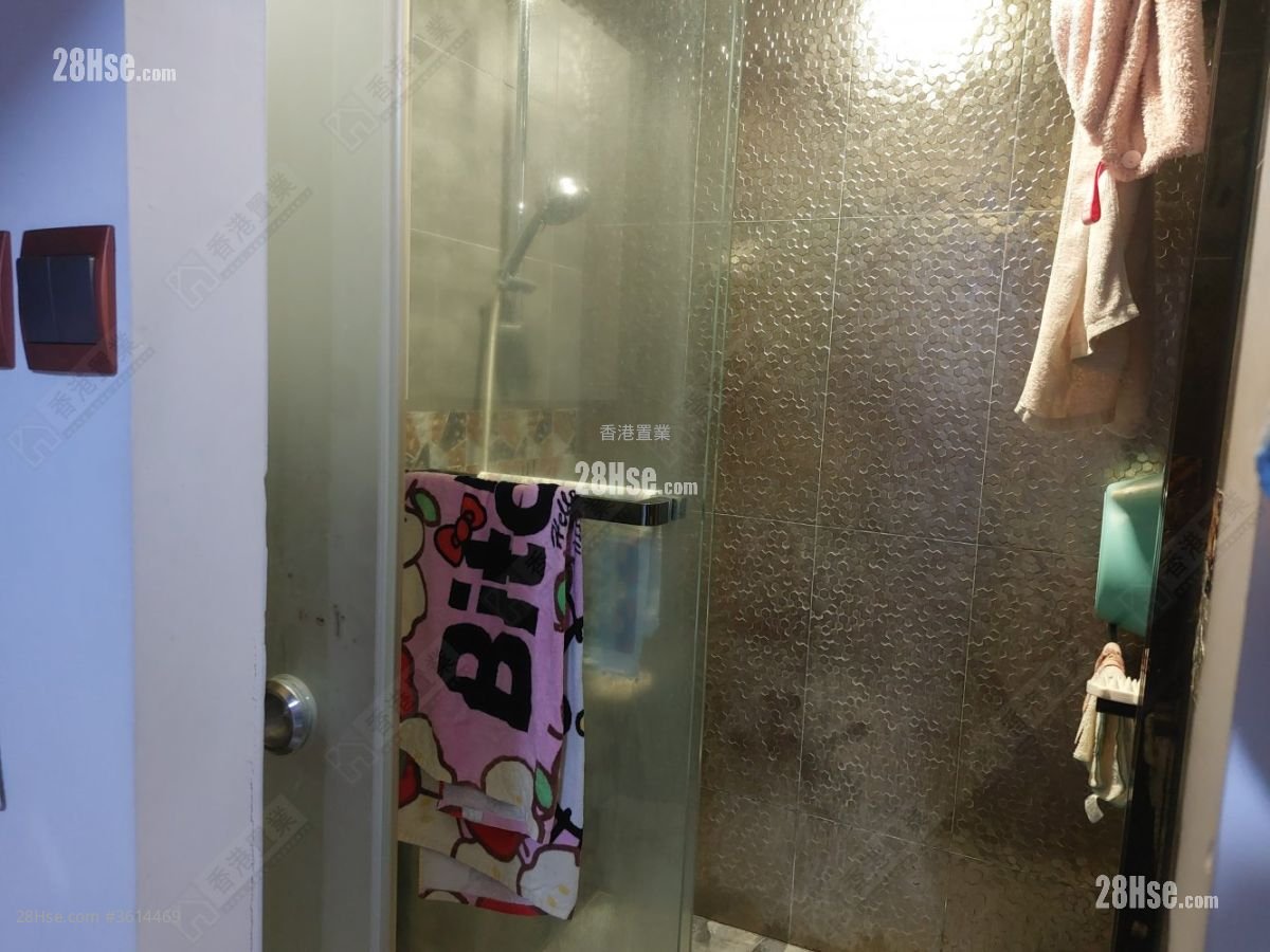 Aberdeen Centre Sell 3 Bedrooms , 1 Bathroom 572 ft² Aberdeen Centre Sell 3 Bedrooms , 1 Bathroom 572 ft²