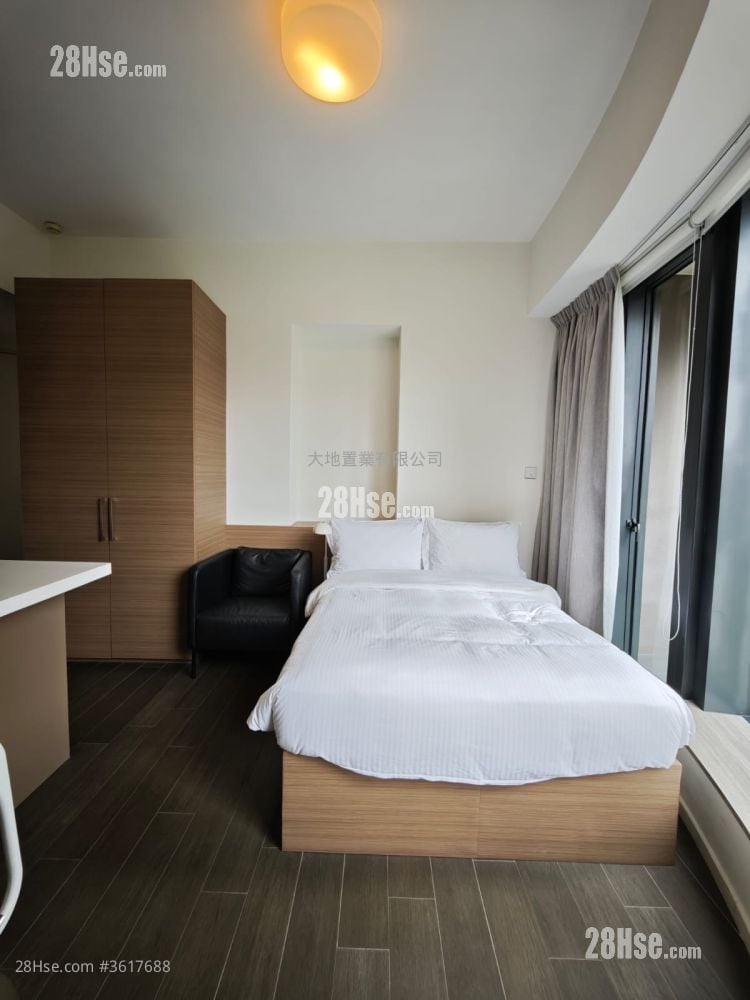 Queen's Cube Rental Studio , 1 Bathroom 300 ft² Queen's Cube Rental Studio , 1 Bathroom 300 ft²