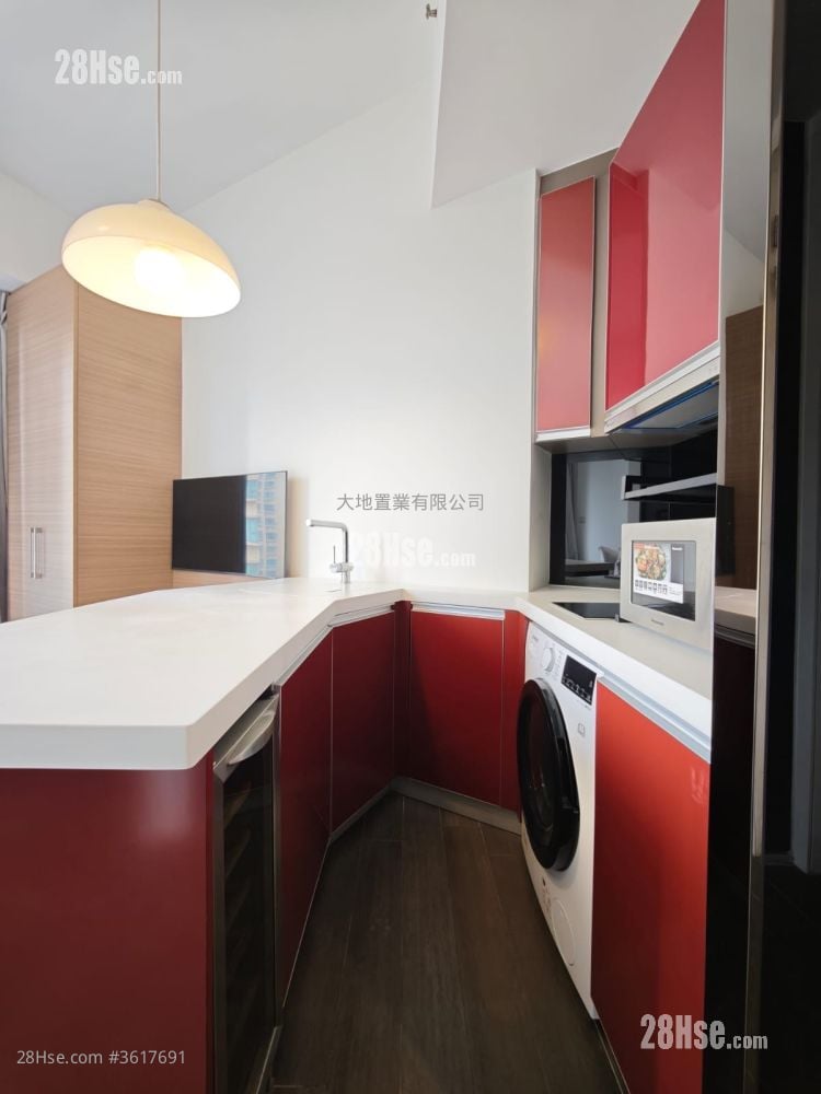 Queen's Cube Rental Studio , 1 Bathroom 279 ft² Queen's Cube Rental Studio , 1 Bathroom 279 ft²