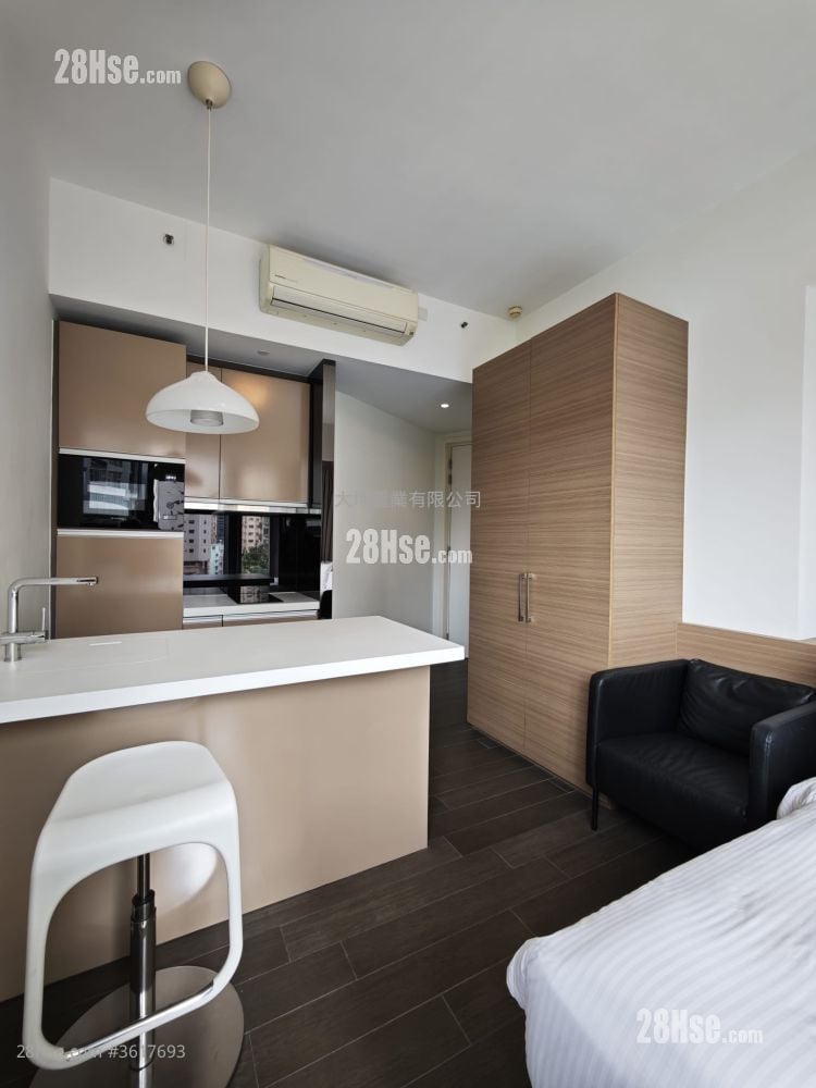 Queen's Cube Rental Studio , 1 Bathroom 297 ft² Queen's Cube Rental Studio , 1 Bathroom 297 ft²